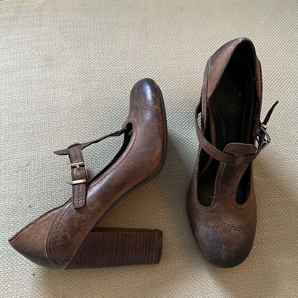 Brown Mary Janes size 7 - Used Like New